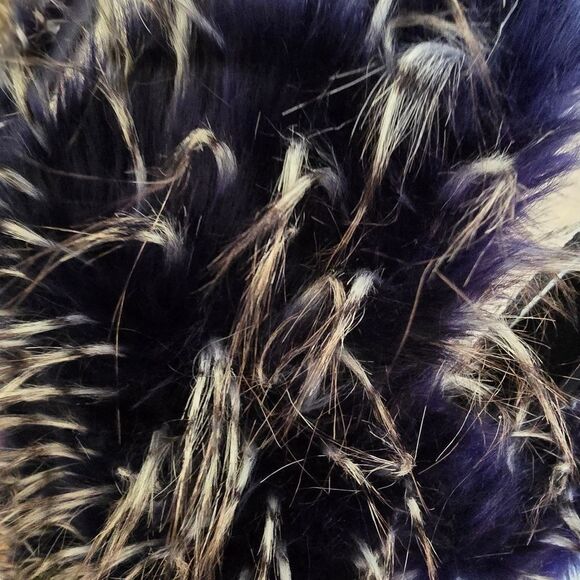 WHITE TIPPED BLUE FAUX FUR VEST - Picture 6 of 7